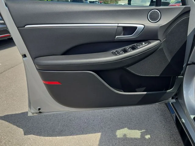 Used 2024 Silver Hyundai SEL image 13