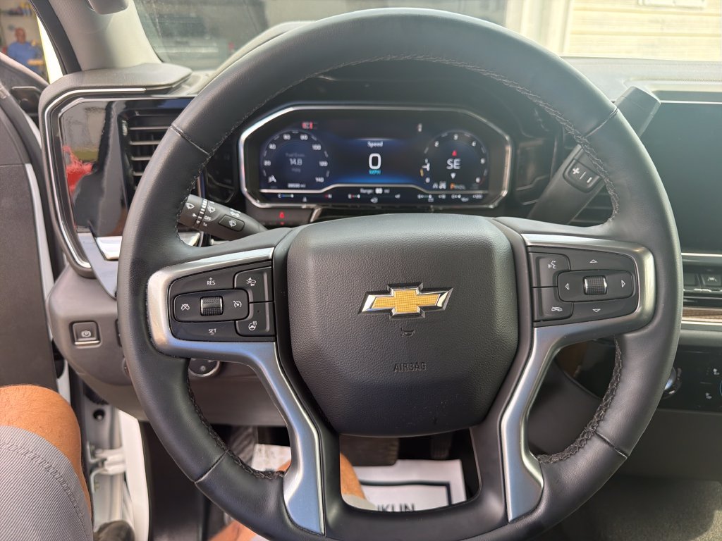 Used 2024 White Chevrolet LT image 17