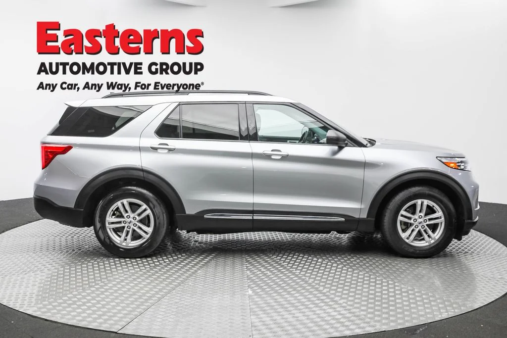 Used 2023 Silver Ford XLT image 4