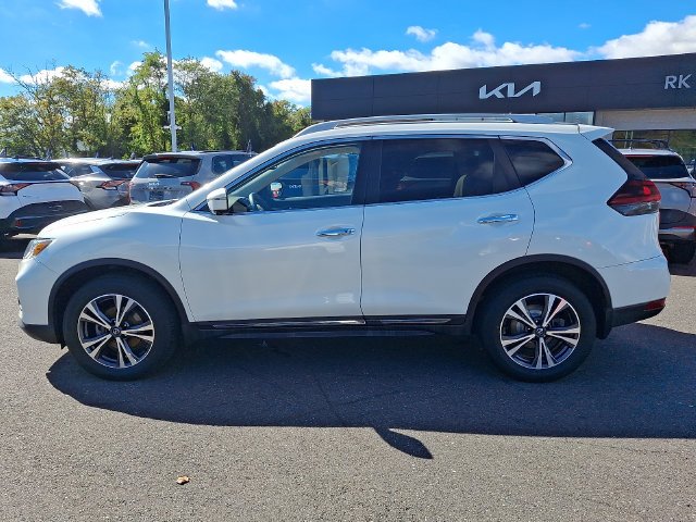 Used 2018 White Nissan SL image 5