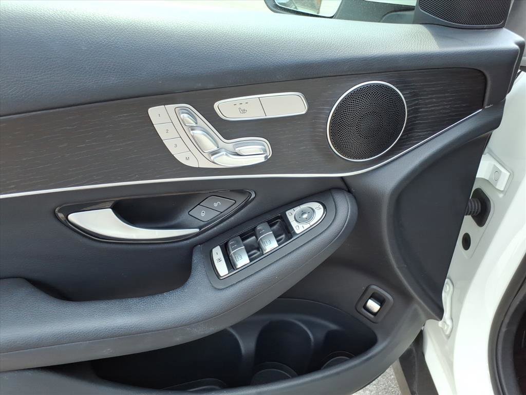 Used 2022 Polar White Mercedes-Benz GLC 300 image 14