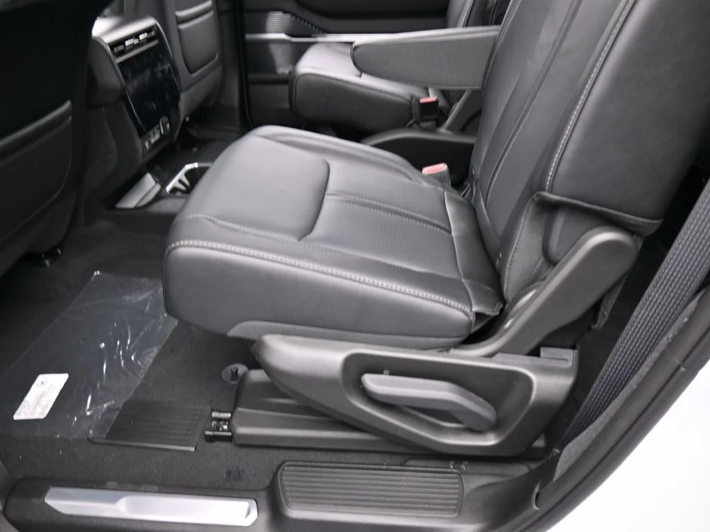 New 2026 Bright White Clearcoat Jeep Summit Obsidian image 28