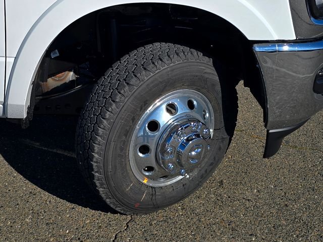 New 2026 Bright White Clear-Coat Exterior Paint RAM Tradesman image 32