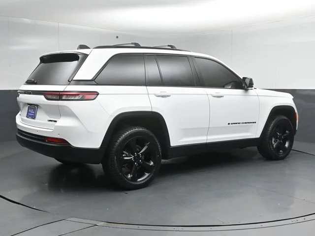 Used 2023 White Jeep Limited image 7