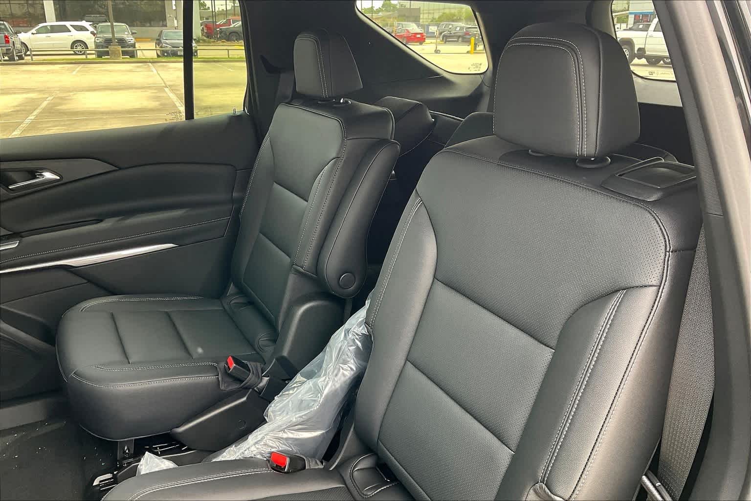 Used 2025 Mosaic Black Metallic Chevrolet FWD LT image 18