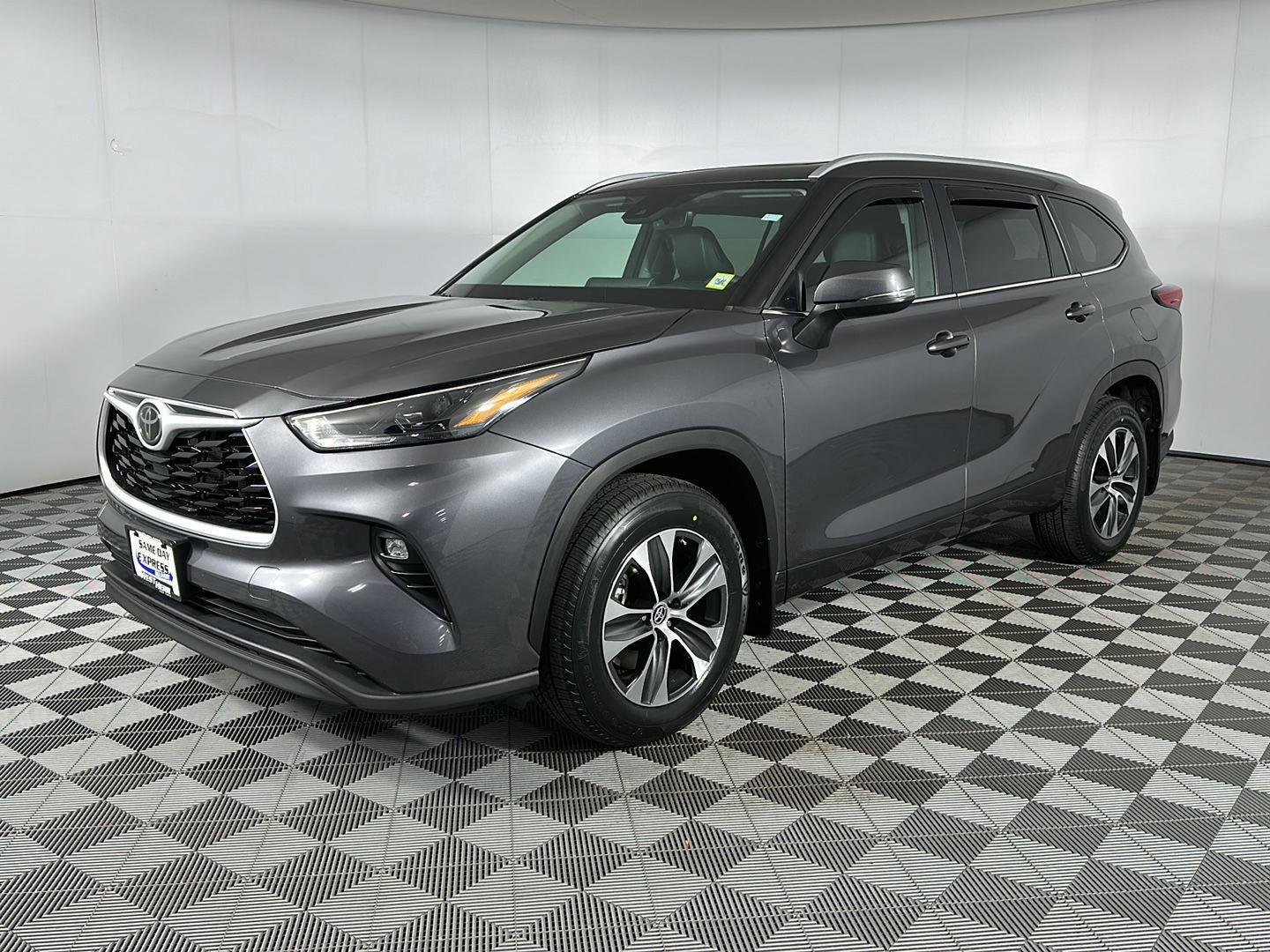Used 2023 Magnetic Gray Metallic Toyota XLE image 3