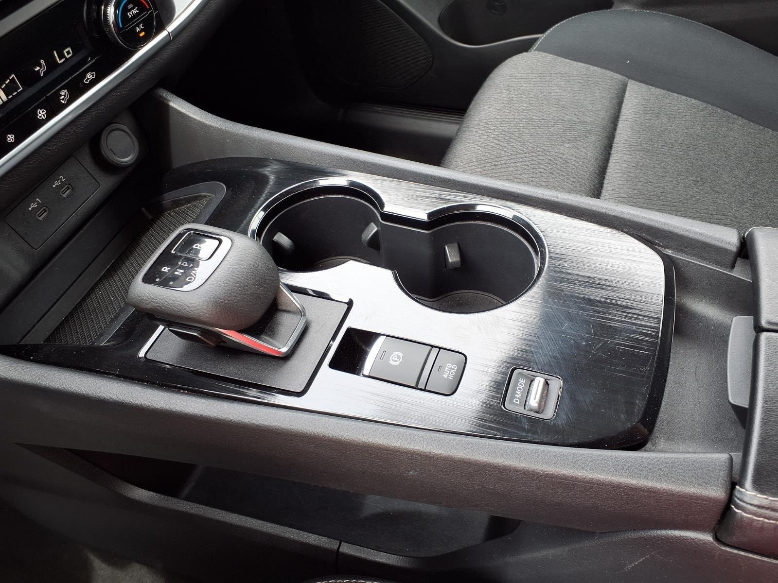 Used 2024 Everest White Pearl Nissan SV image 6