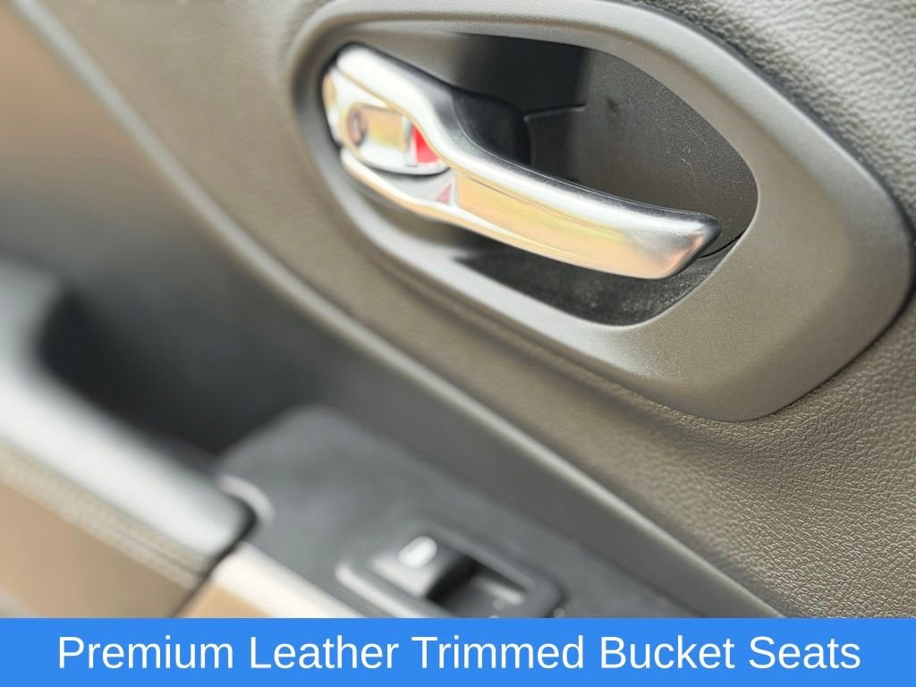 Used 2019 Gray Jeep Limited image 21
