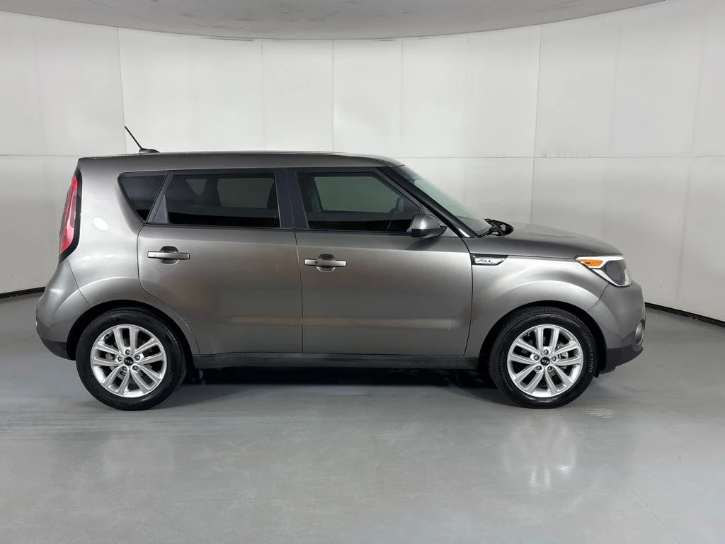 Used 2019 Gray Kia Plus image 9