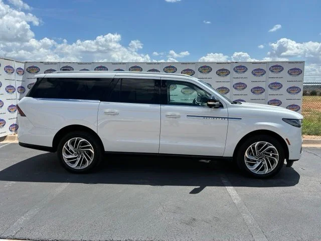 Pre-Owned 2025 Lincoln Navigator L Reserve