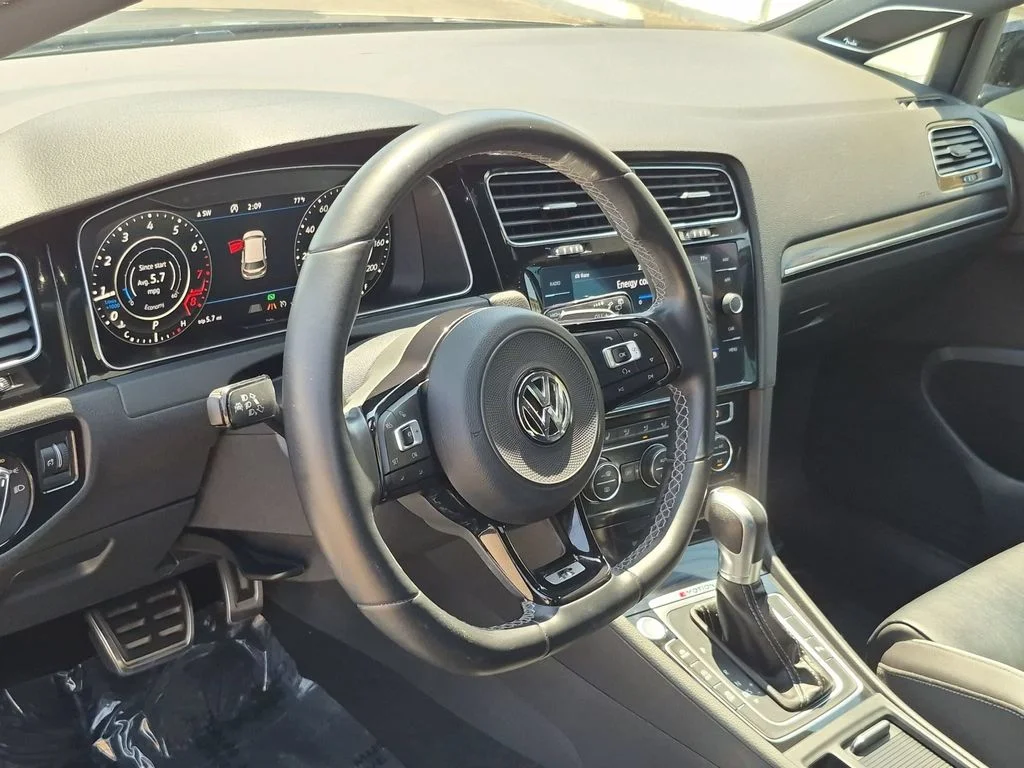 Used 2018  Volkswagen DCC & Navigation 4Motion image 12