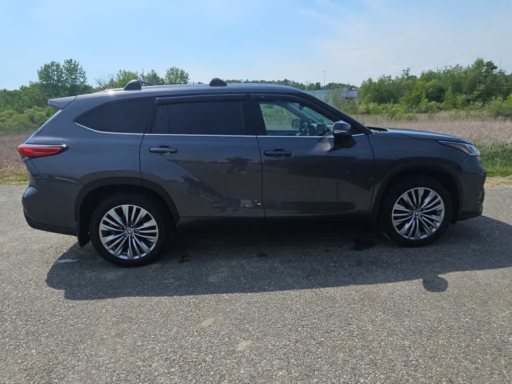 Used 2023 Magnetic Gray Metallic Toyota Platinum image 6