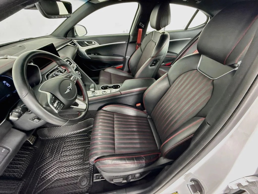 Used 2022 White Genesis 3.3T image 5