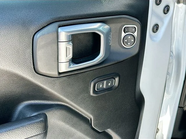 Used 2022 White Jeep Unlimited Sport S image 18