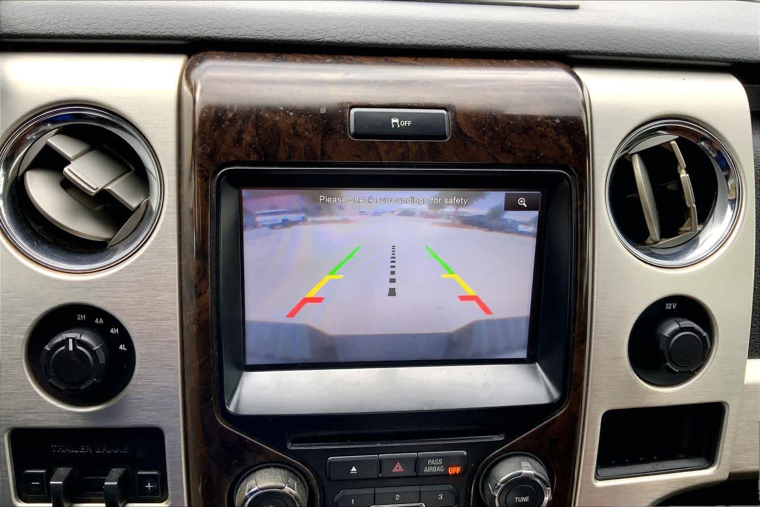 Used 2013 White Platinum Metallic Tri-Coat Ford Platinum image 28
