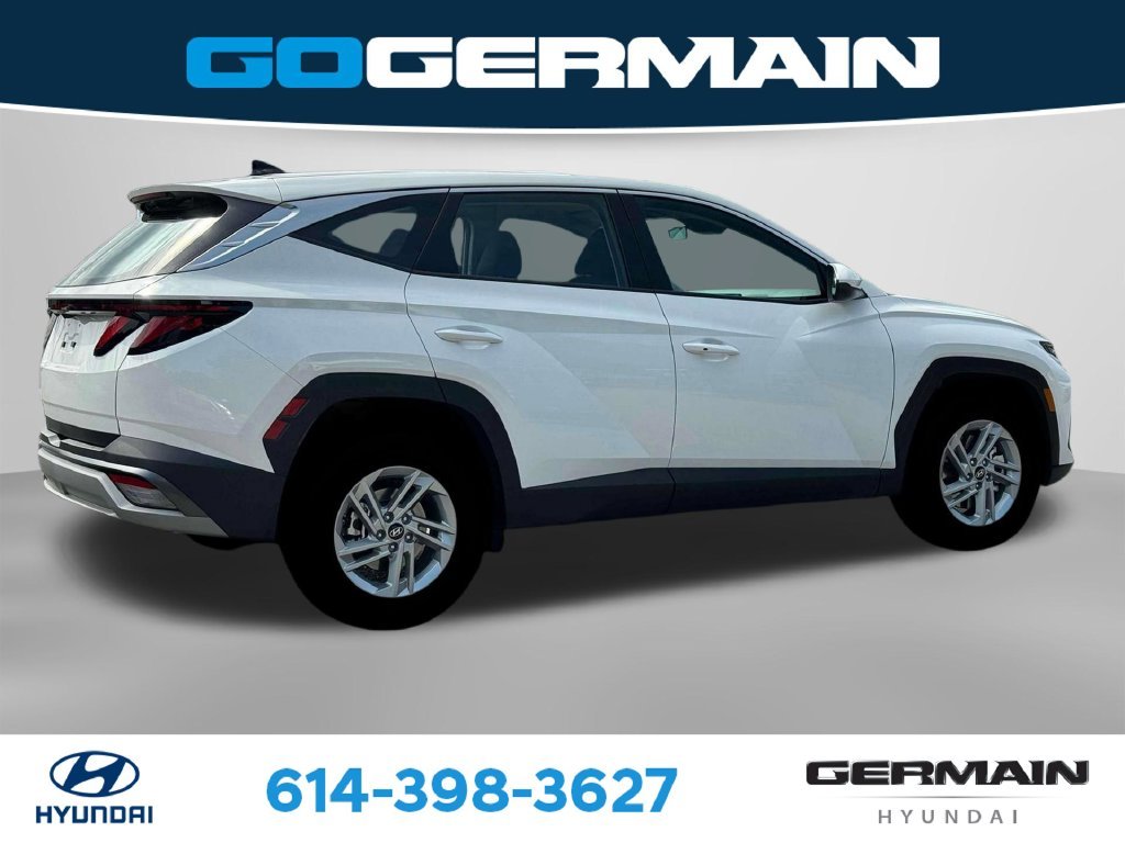 Used 2025 White Hyundai SE image 12