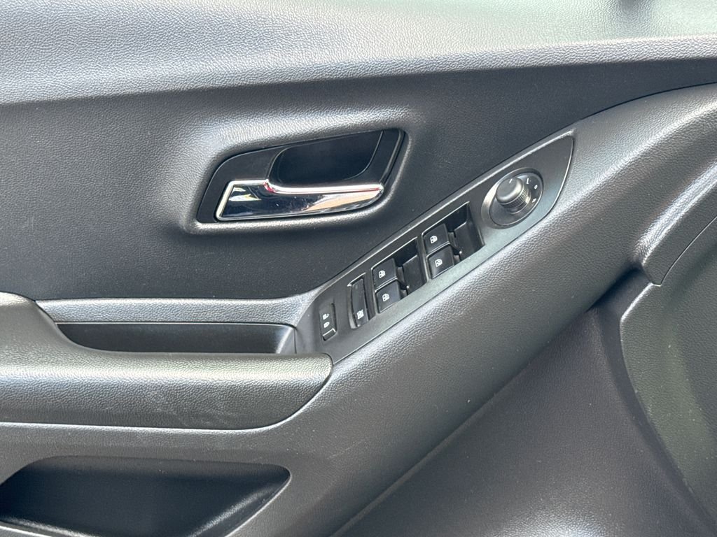 Used 2021 Blue Chevrolet LS image 31