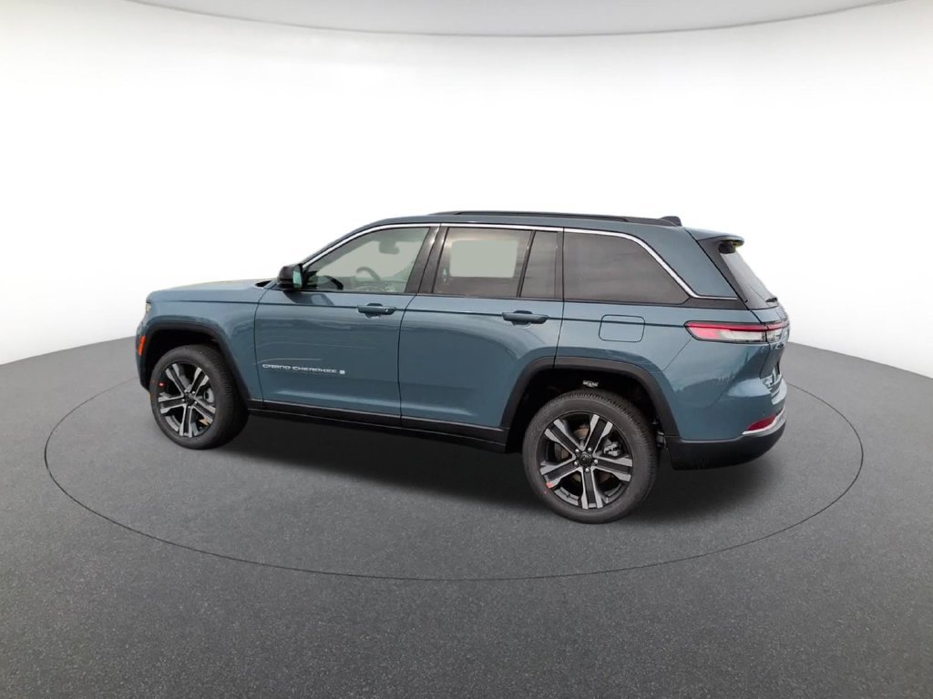 New 2027 Steel Blue Paint Jeep Limited image 9