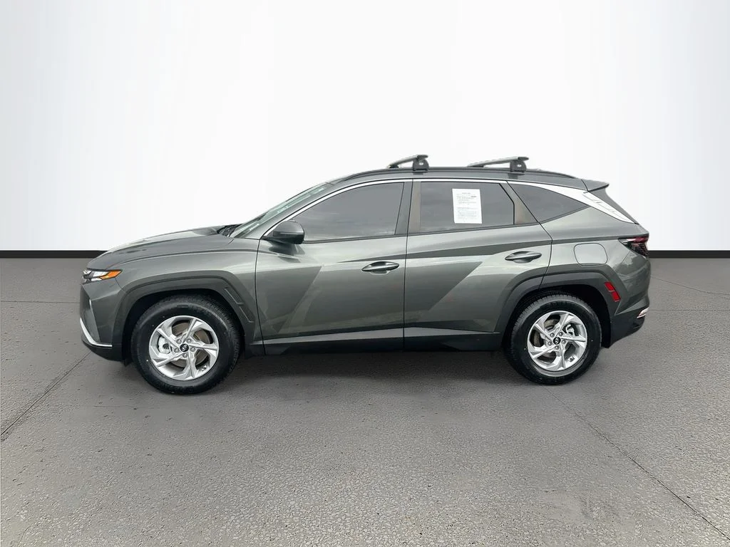 Used 2022 Gray Hyundai SEL image 4