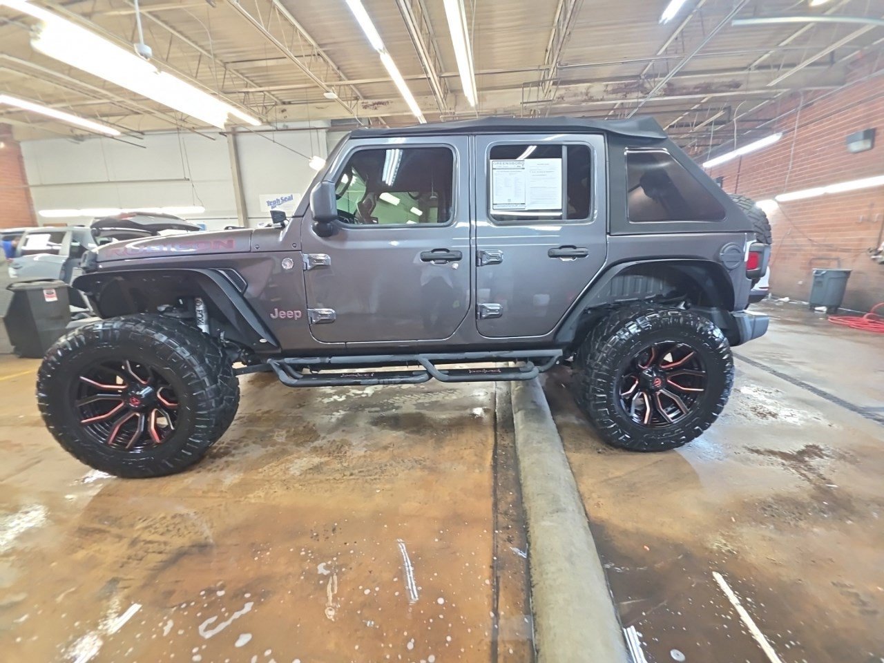 Used 2021 Granite Crystal Metallic Clearcoat Jeep Unlimited Rubicon image 4