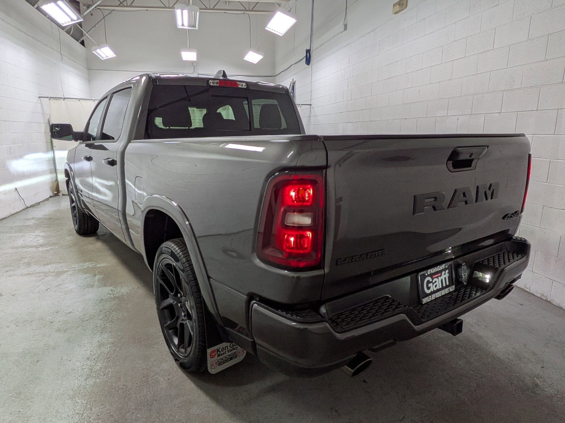 New 2026 Granite Crystal Metallic Clear-Coat Exterior Paint RAM Laramie image 7