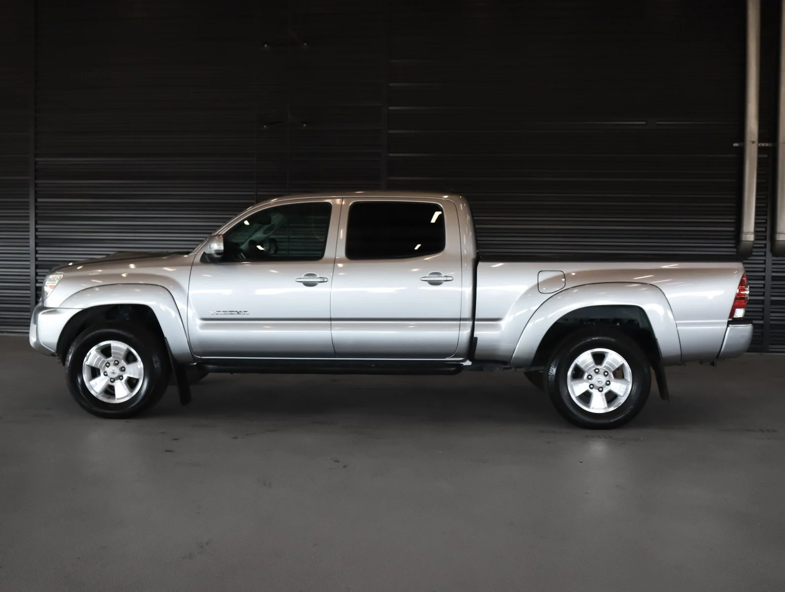 Used 2015  Toyota PreRunner image 10