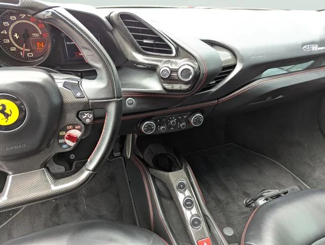 Used 2018  Ferrari Base image 23