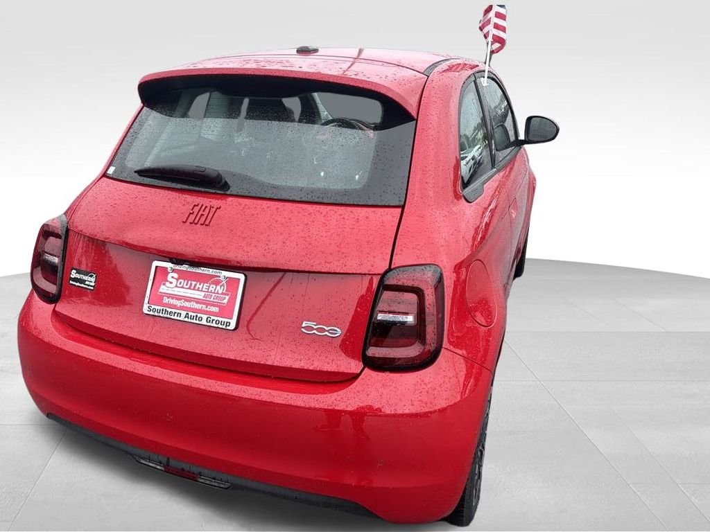 2024 Fiat 500e Red photo 3