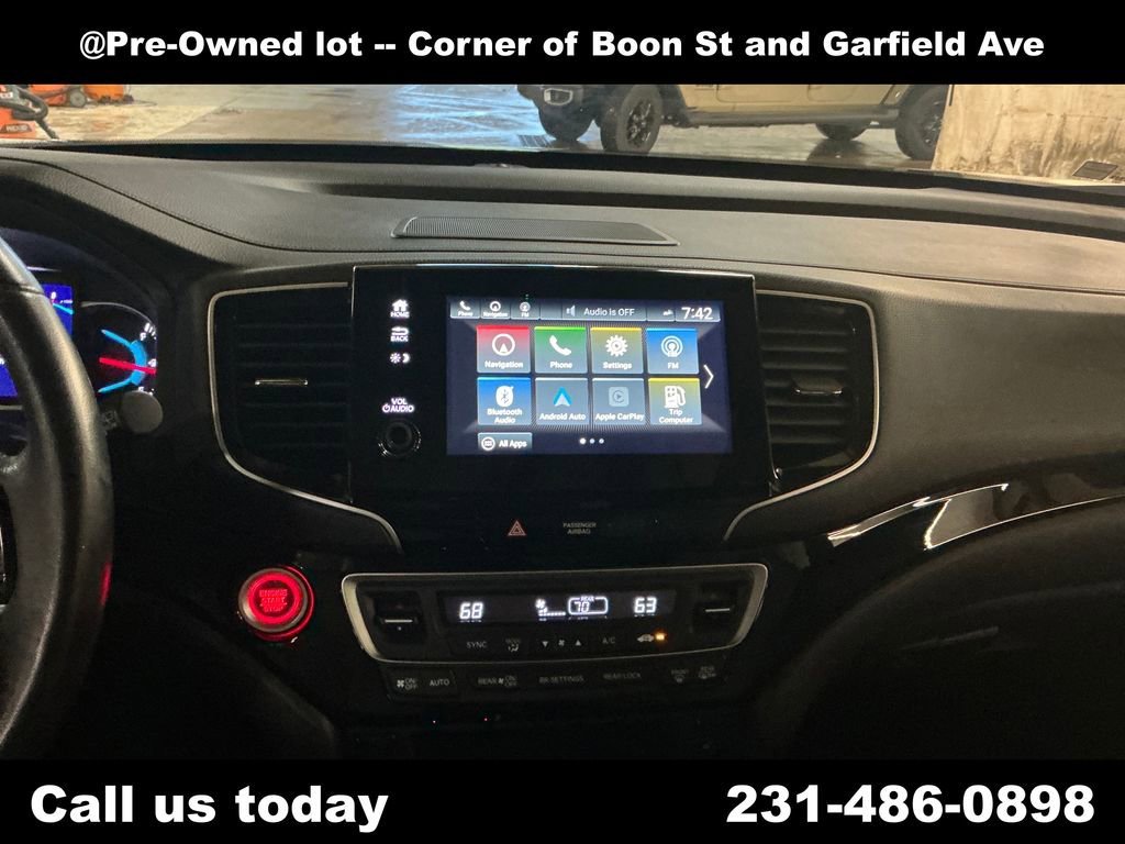 Used 2021  Honda Touring image 18