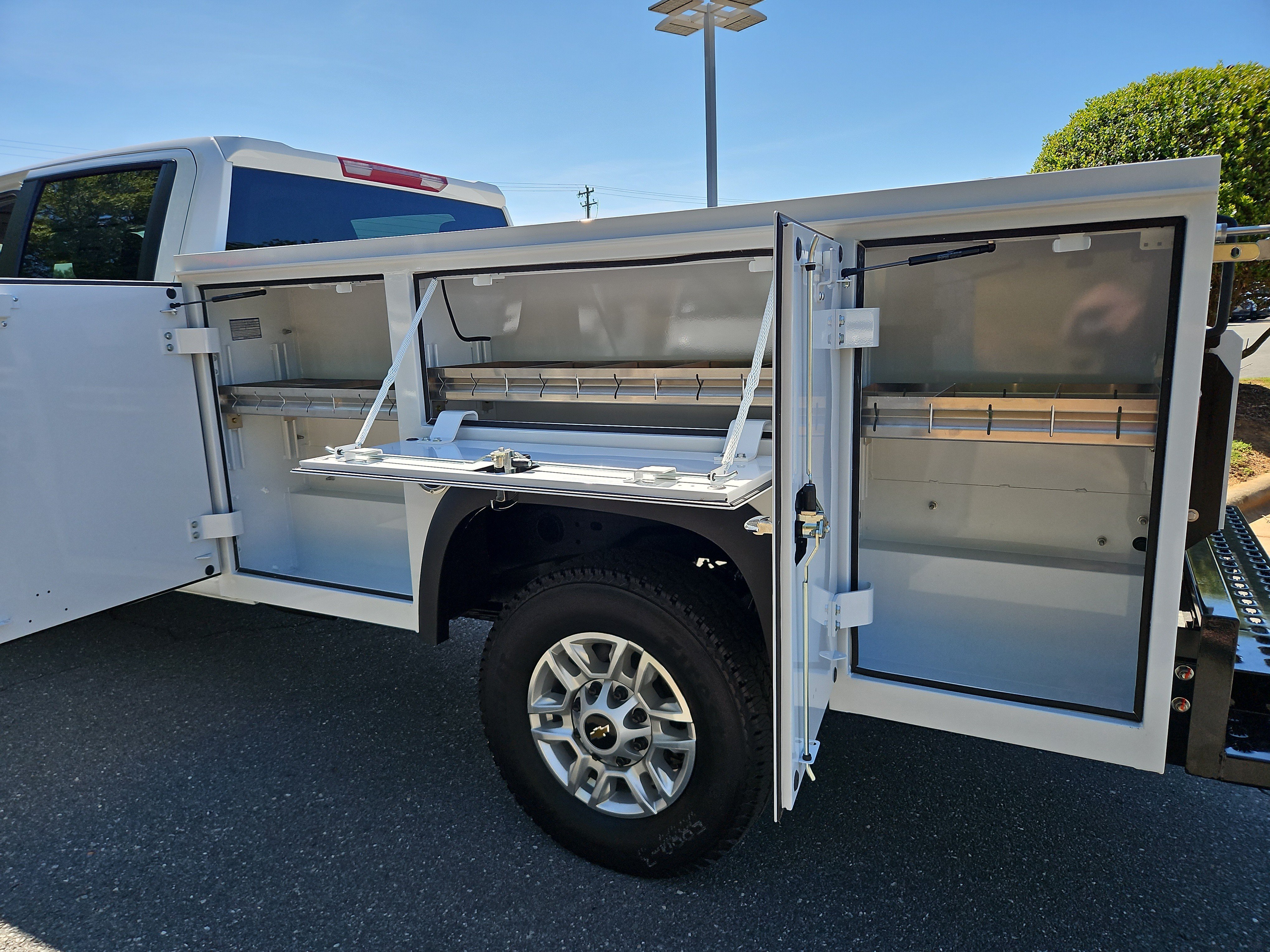 New 2026 Summit White Chevrolet WT image 20
