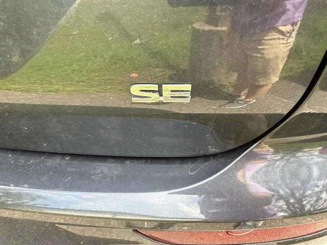Used 2025  Mitsubishi SE image 11