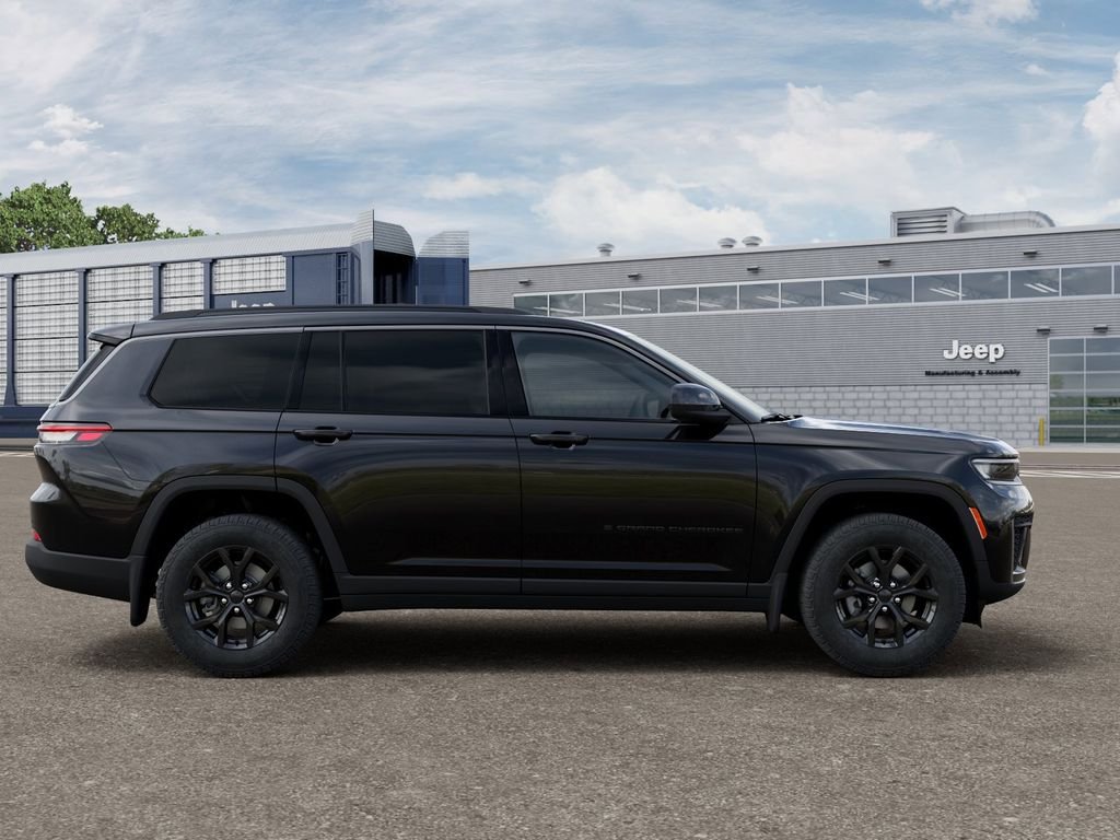 New 2026 Diamond Black Crystal Pearlcoat Jeep Altitude image 21