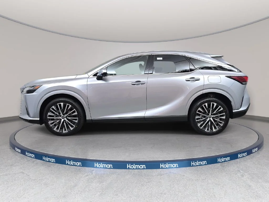 New 2026 Iridium Lexus PREMIUM PLUS image 8