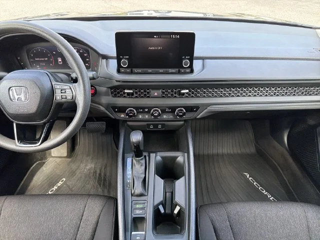 Used 2025  Honda SE image 15