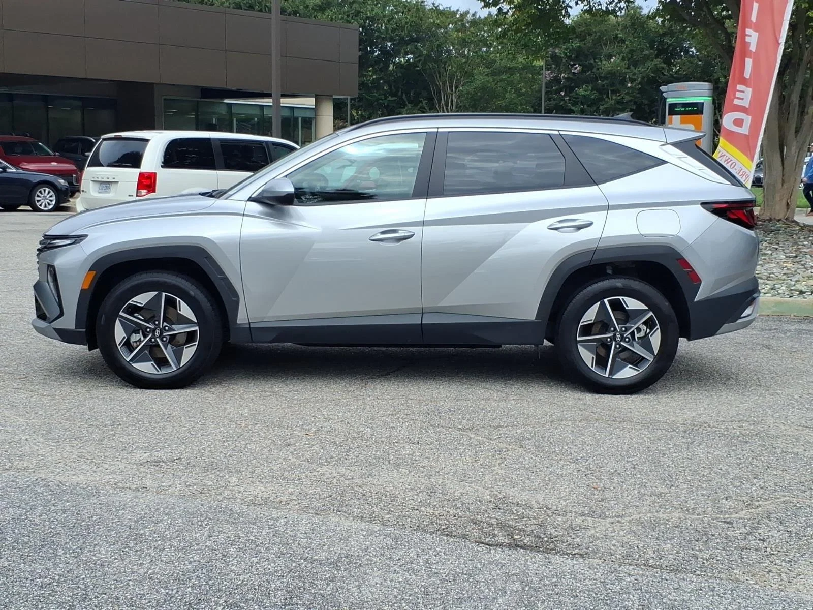 Used 2025 Shimmering Silver Hyundai SEL image 3
