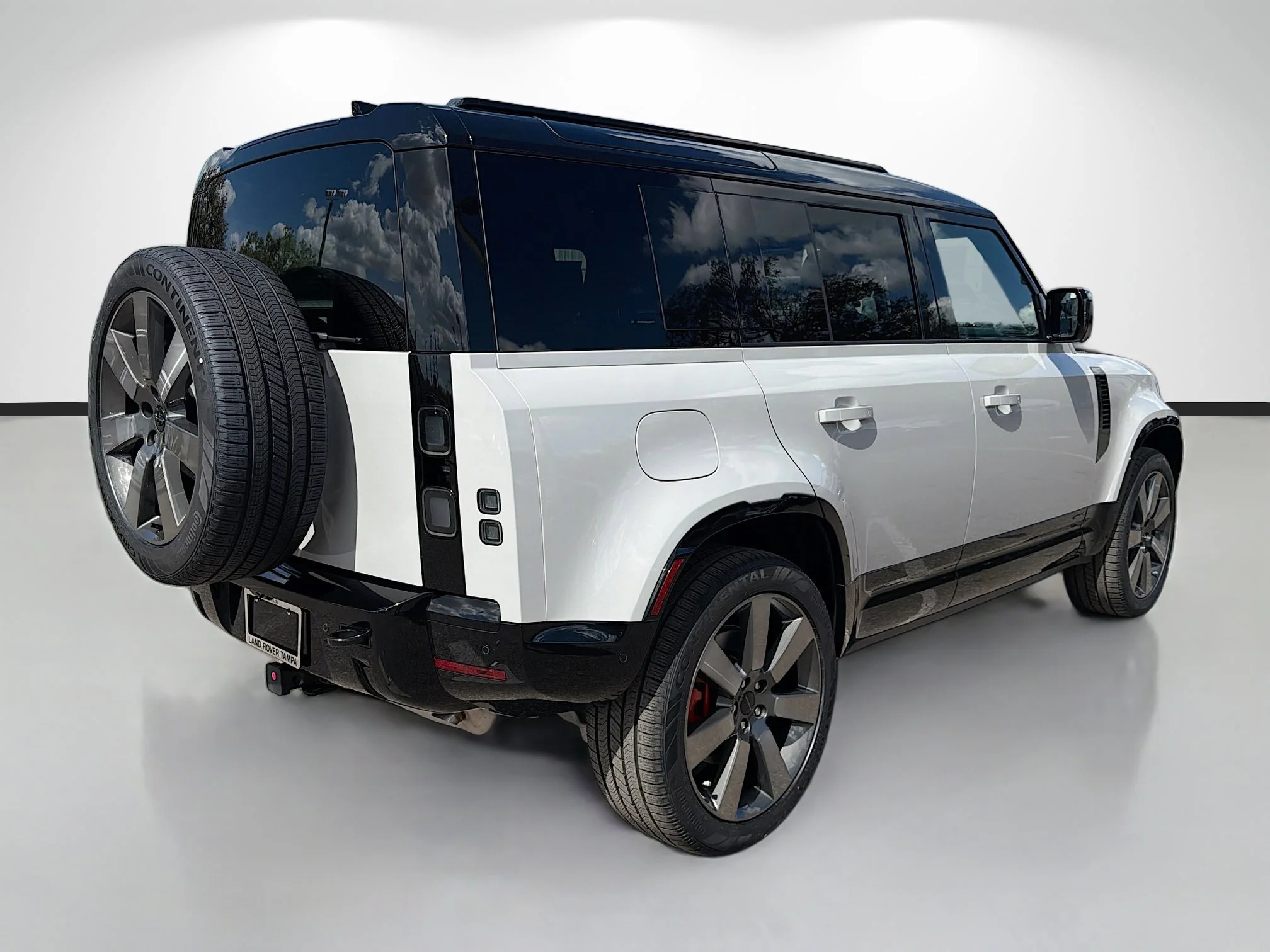 New 2026 Borasco Grey Metallic Land Rover X image 5