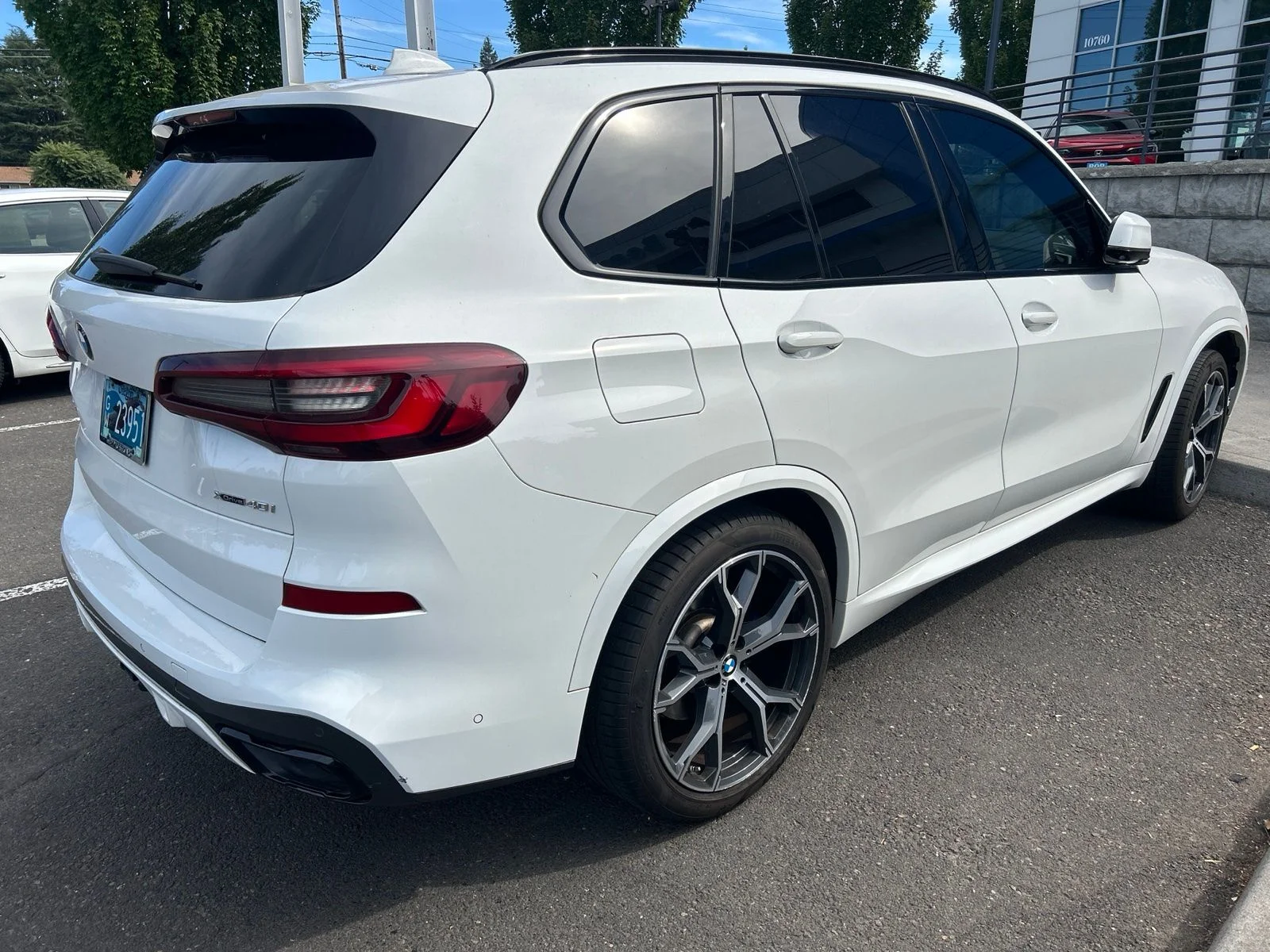 Used 2022 Alpine White BMW xDrive40i image 4