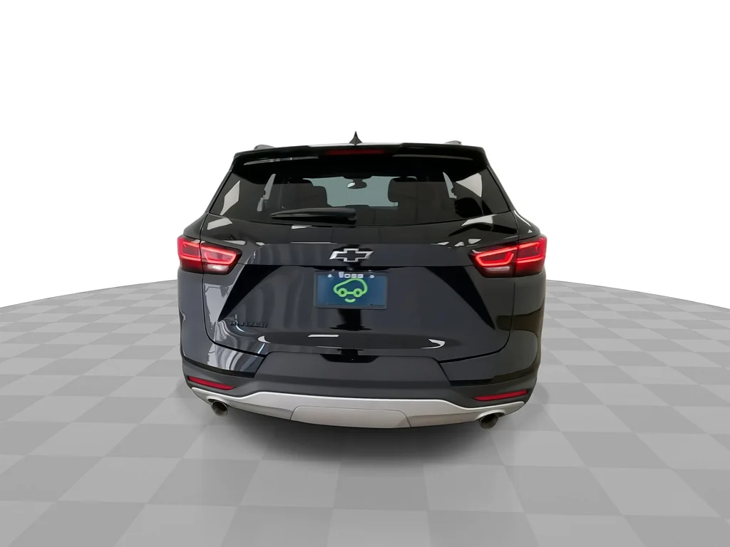 Used 2024 Black Chevrolet LT image 8