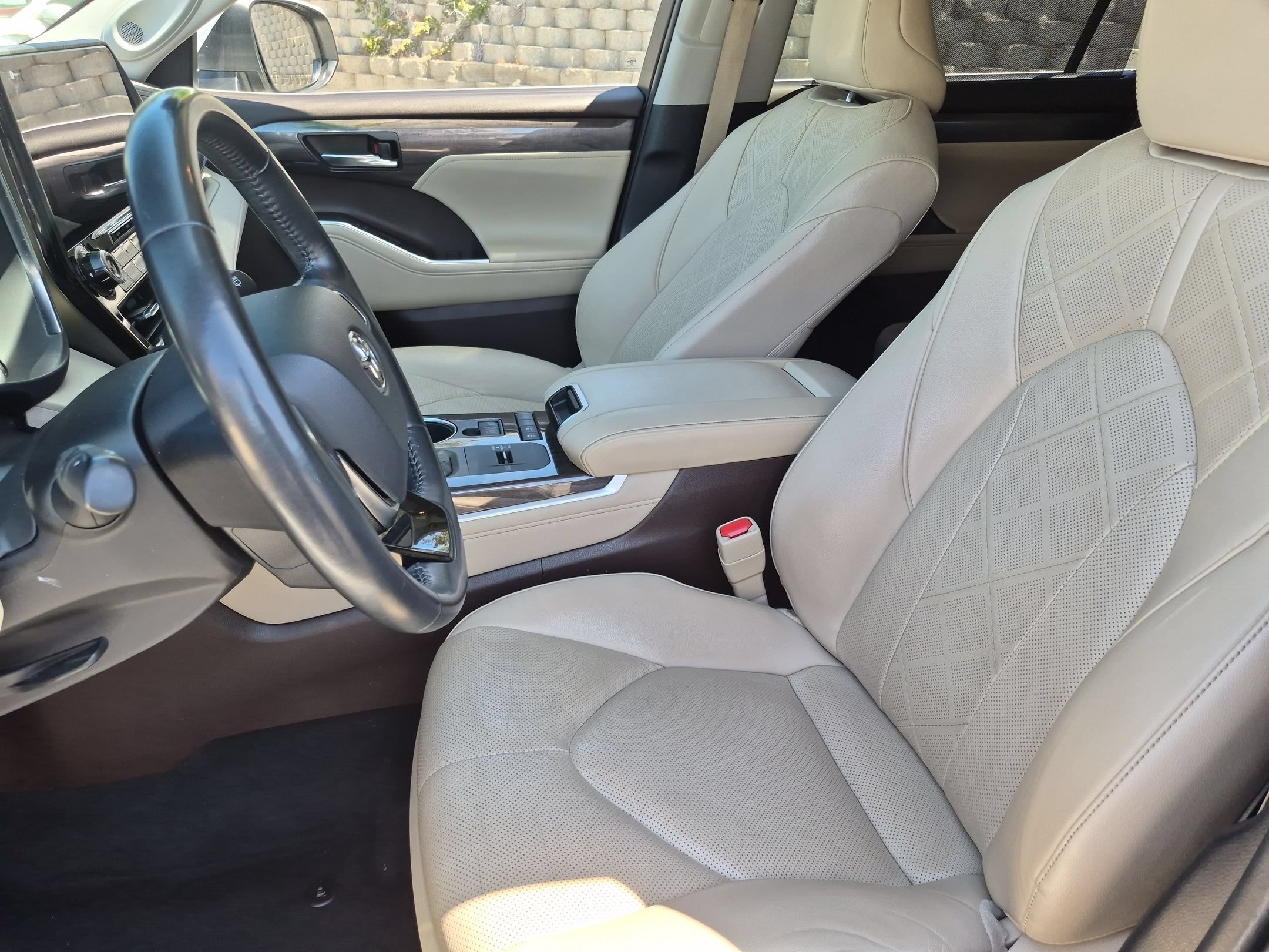 Used 2021 Blizzard Pearl Toyota Hybrid Platinum image 26