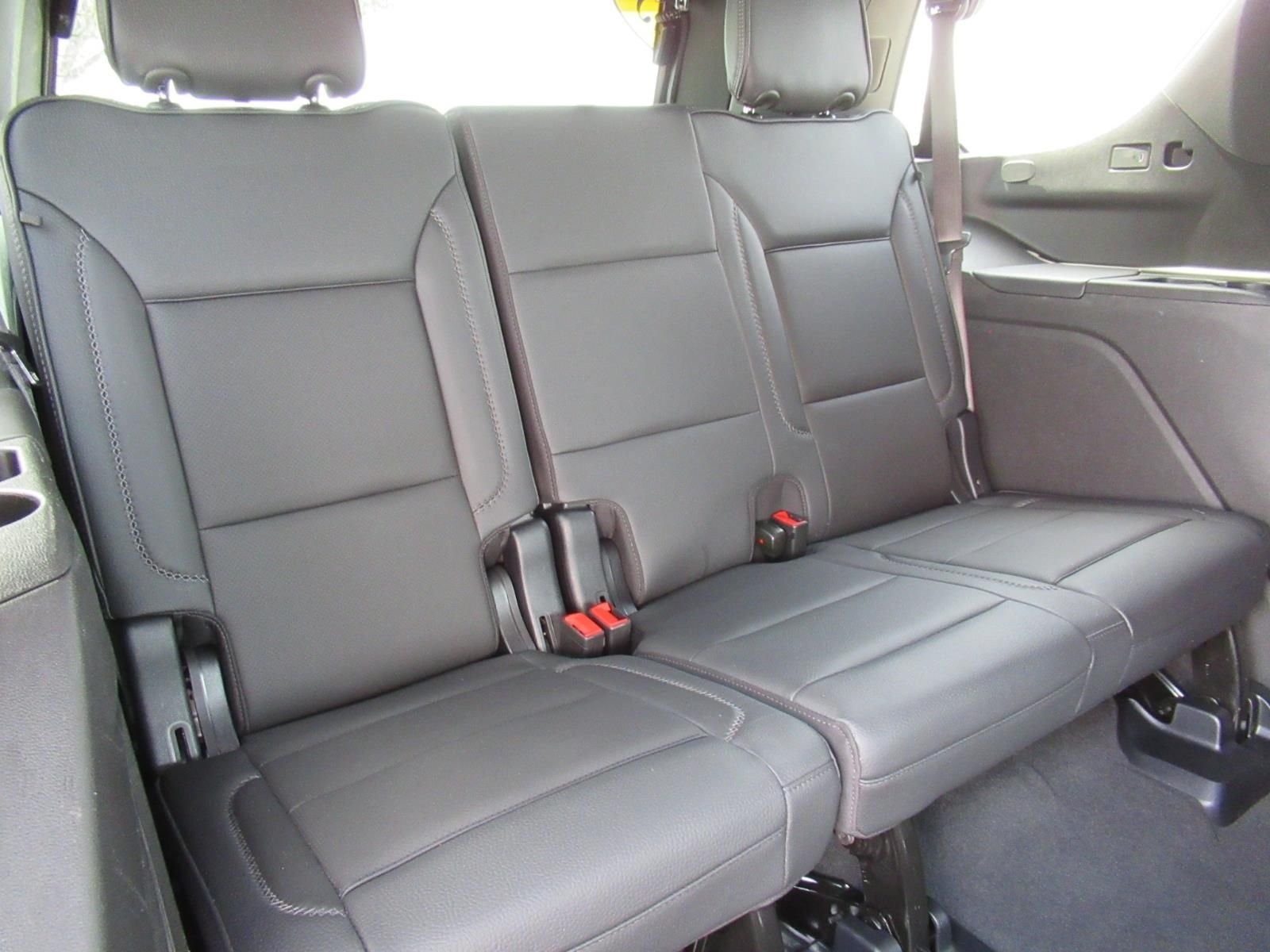 Used 2025 Silver GMC Denali image 33