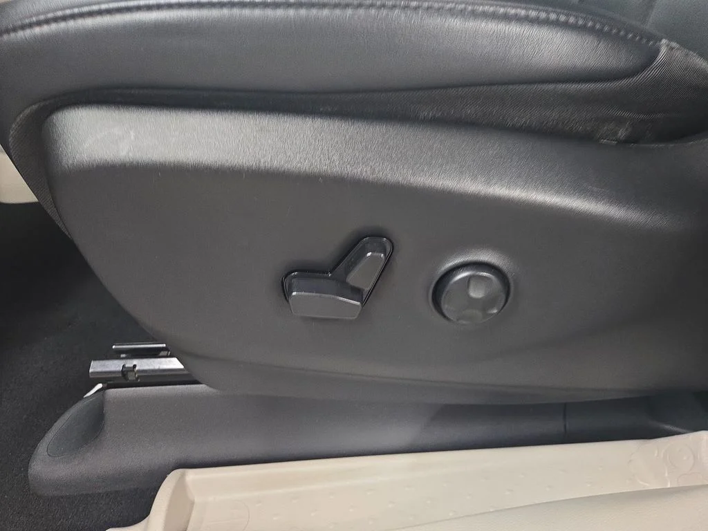 Used 2024 White Chrysler Touring L image 14