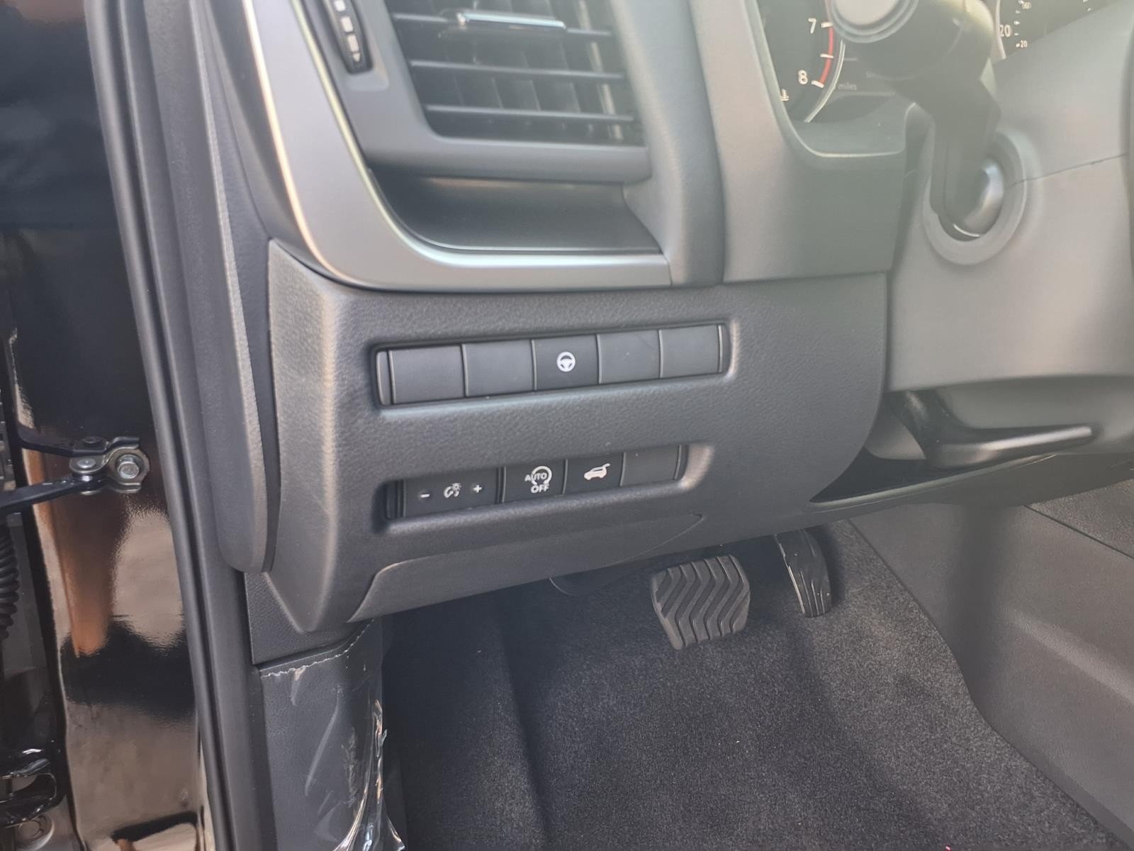 2026 Nissan Rogue photo 15 of 24