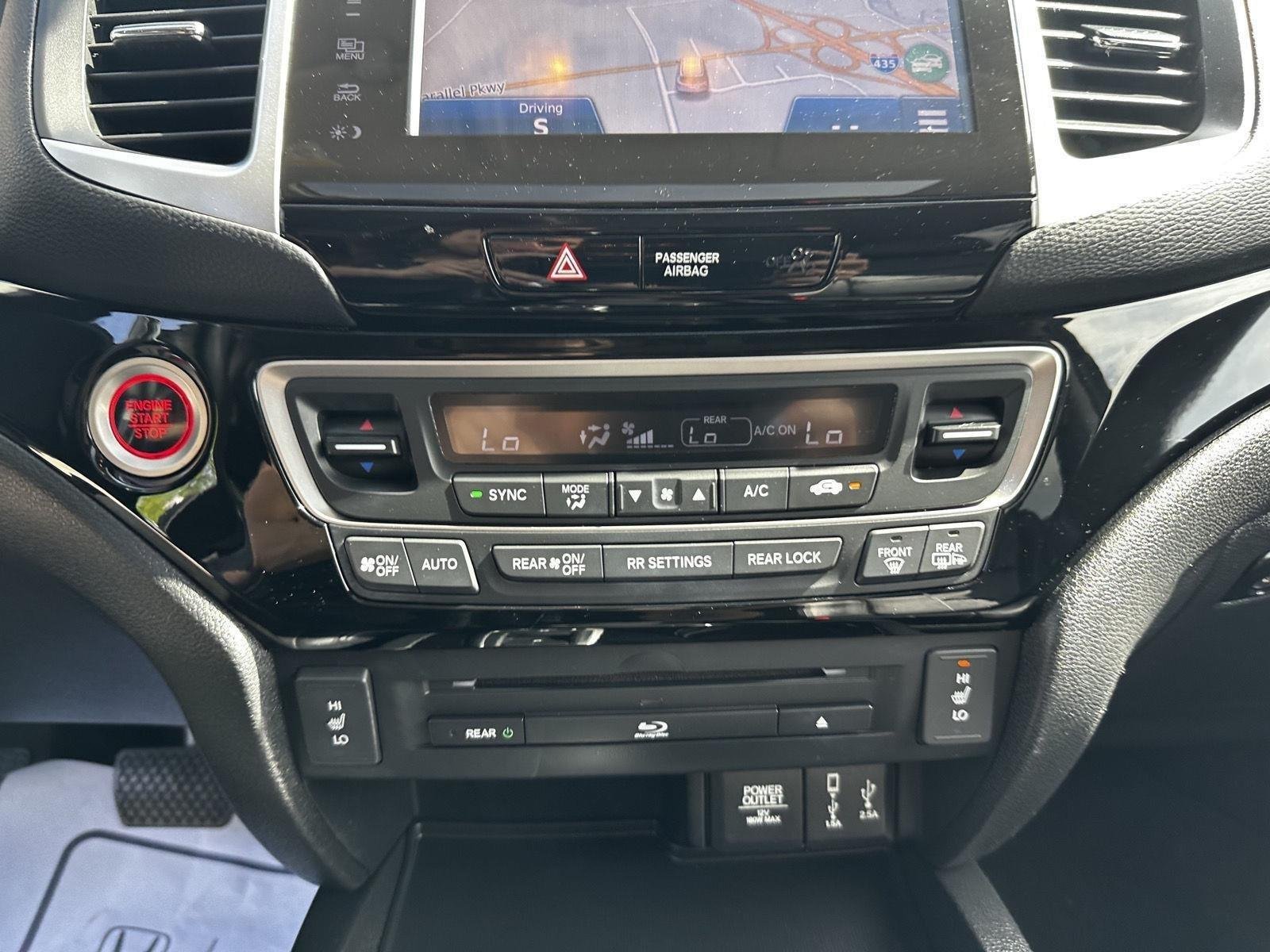 Used 2017 Crystal Black Pearl Honda Touring image 23