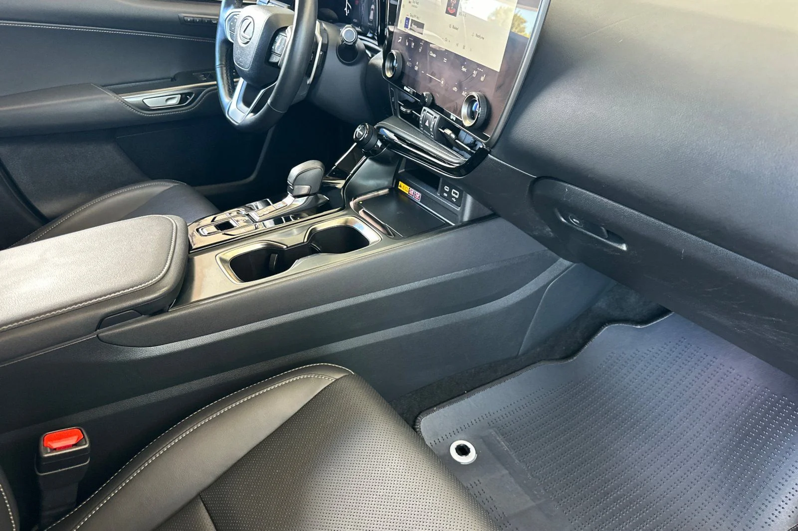Used 2025 White Pearl Lexus 350h Premium image 13