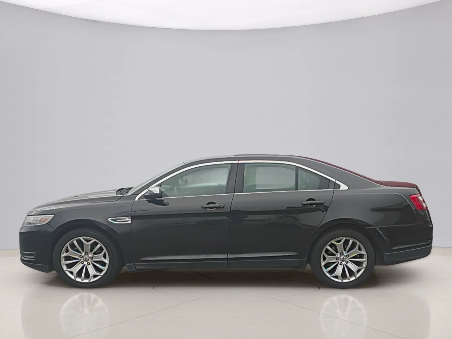 Used 2013 Black Ford LIMITED image 2