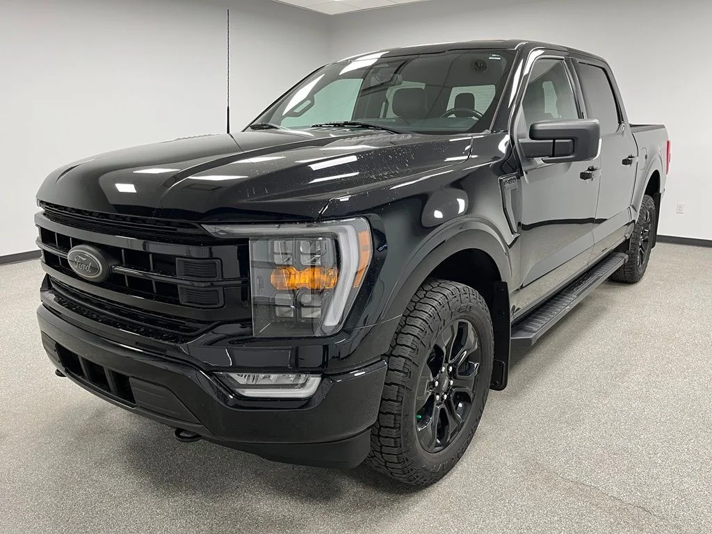 Used 2023 Black Ford XLT image 4