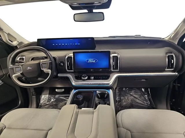Used 2025 Black Ford Platinum image 9