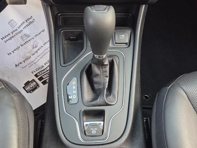 Used 2020 Black Jeep Latitude Plus image 17