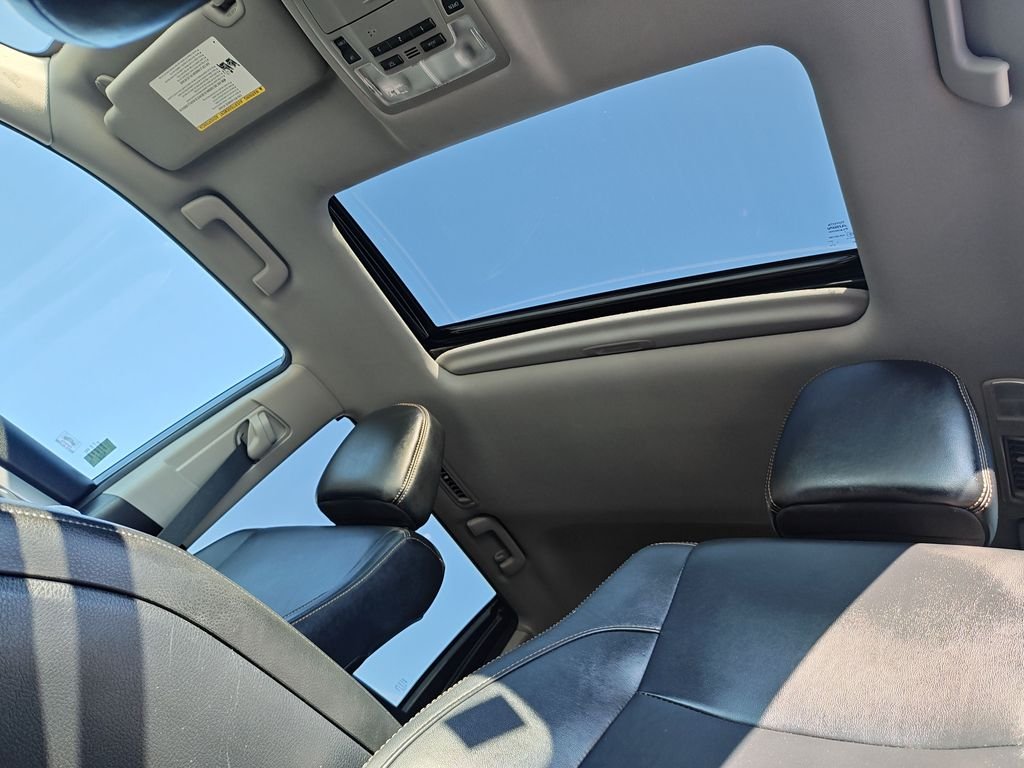 Used 2018 Blue Toyota XLE image 24