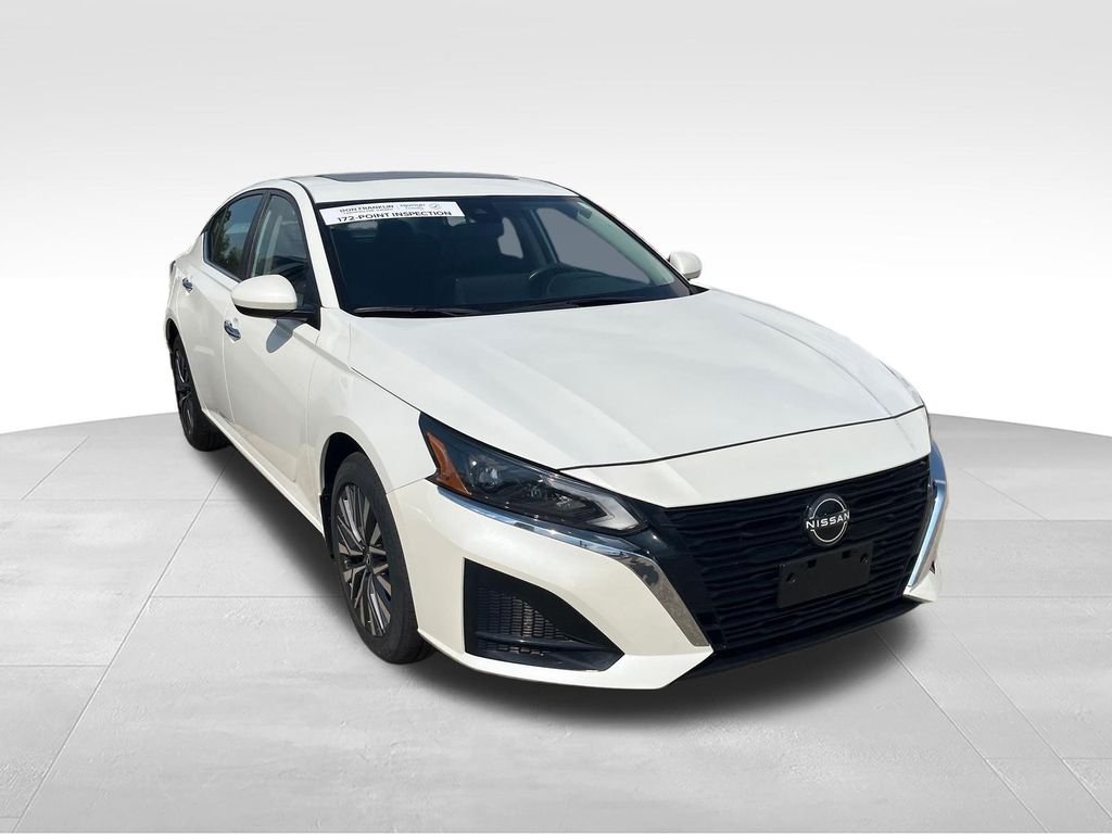 Used 2023 White Nissan 2.5 SV image 7